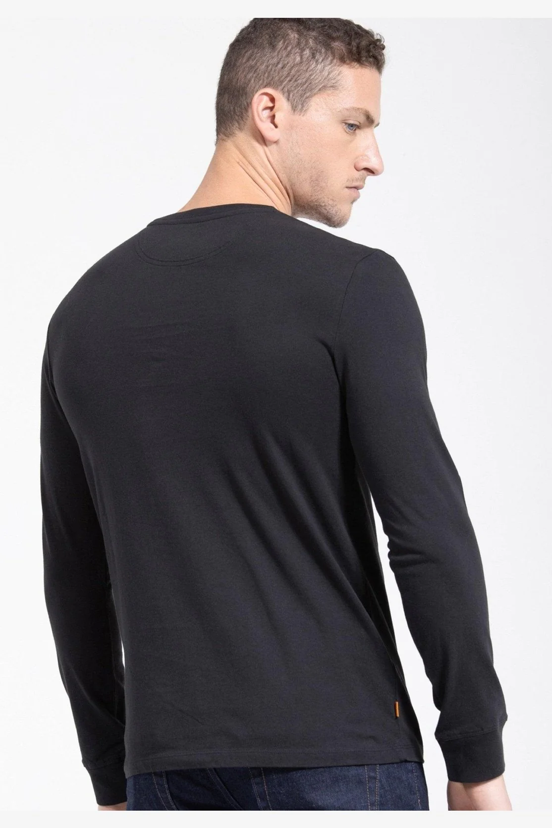טישירט SLIM FIT שחורה - Image 2