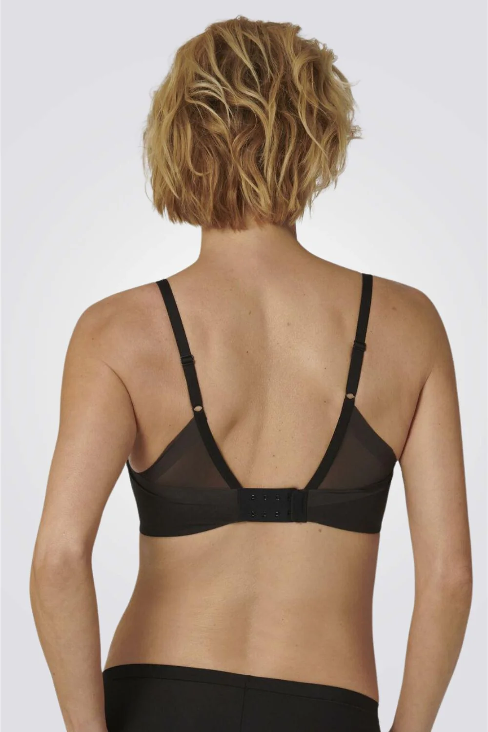 חזיית Triumph Shape Smart P שחורה - Image 2