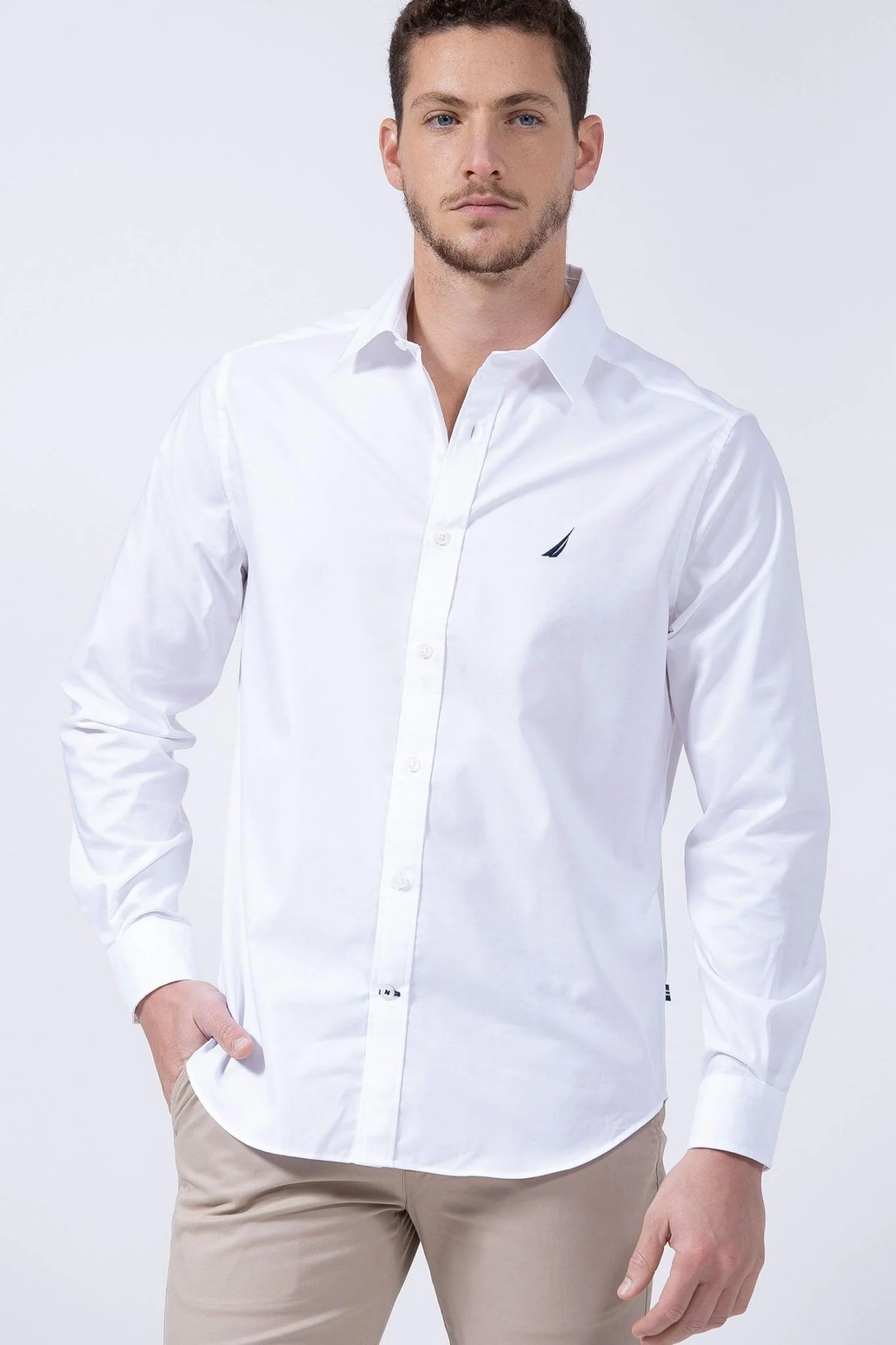 חולצה מכופתרת בצבע לבן CLASSIC FIT