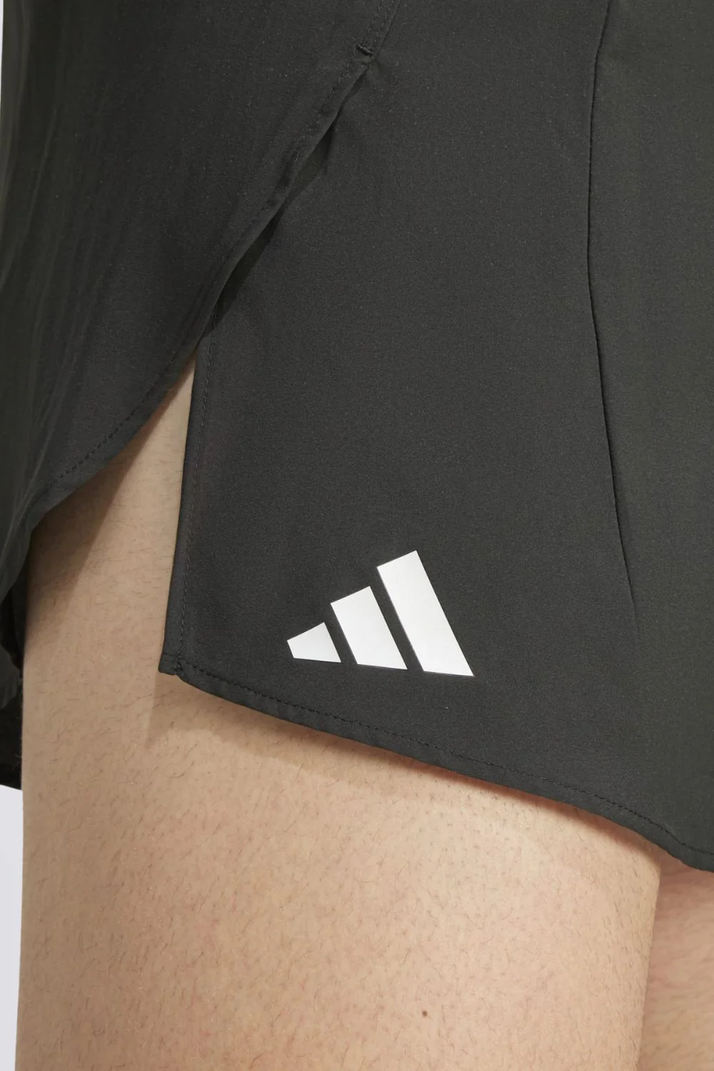 מכנסי ספורט Adizero Essentials Split בצבע שחור - Image 3
