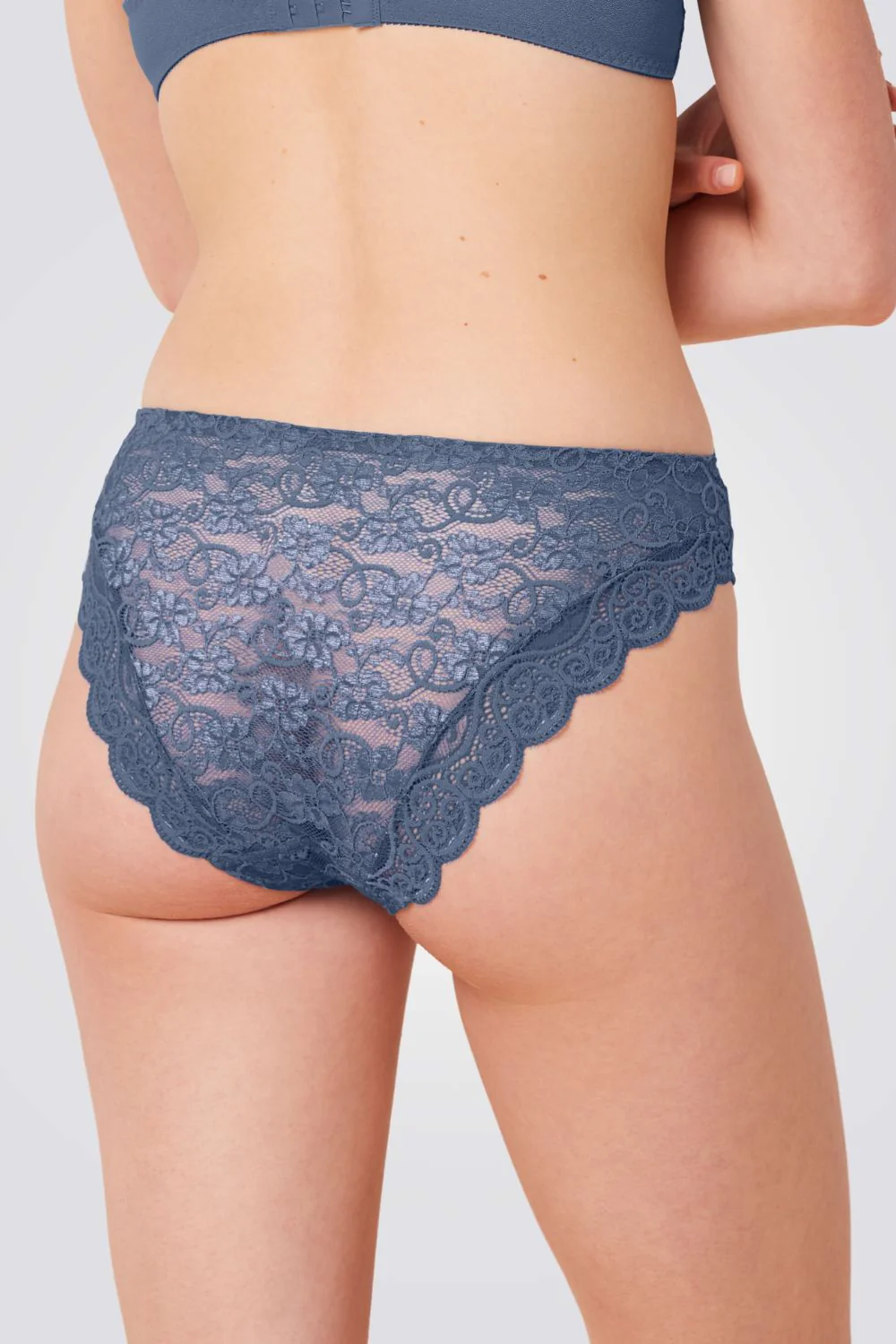 תחתוני תחרה טאי Triumph Amourette 300 Magic Wire Tai02 בצבע כחול - Image 2