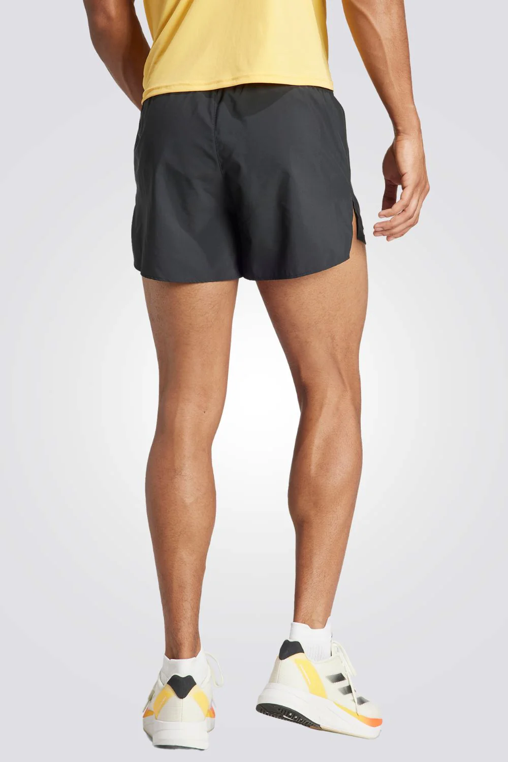 מכנסיים קצרים לגברים ADIZERO ESSENTIALS בצבע שחור - Image 2
