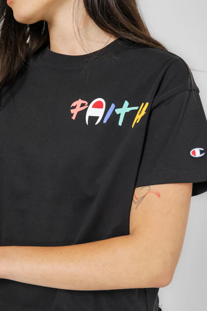 טישירט לנשים Crewneck בצבע שחור - Image 6