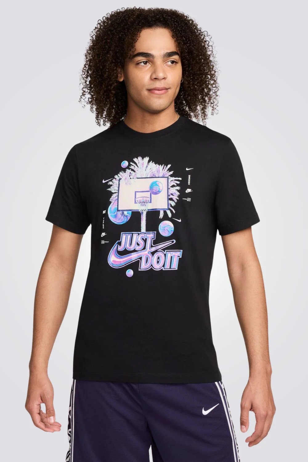 טישירט לגברים Basketball Iridescent Hoop Graphic בצבע שחור