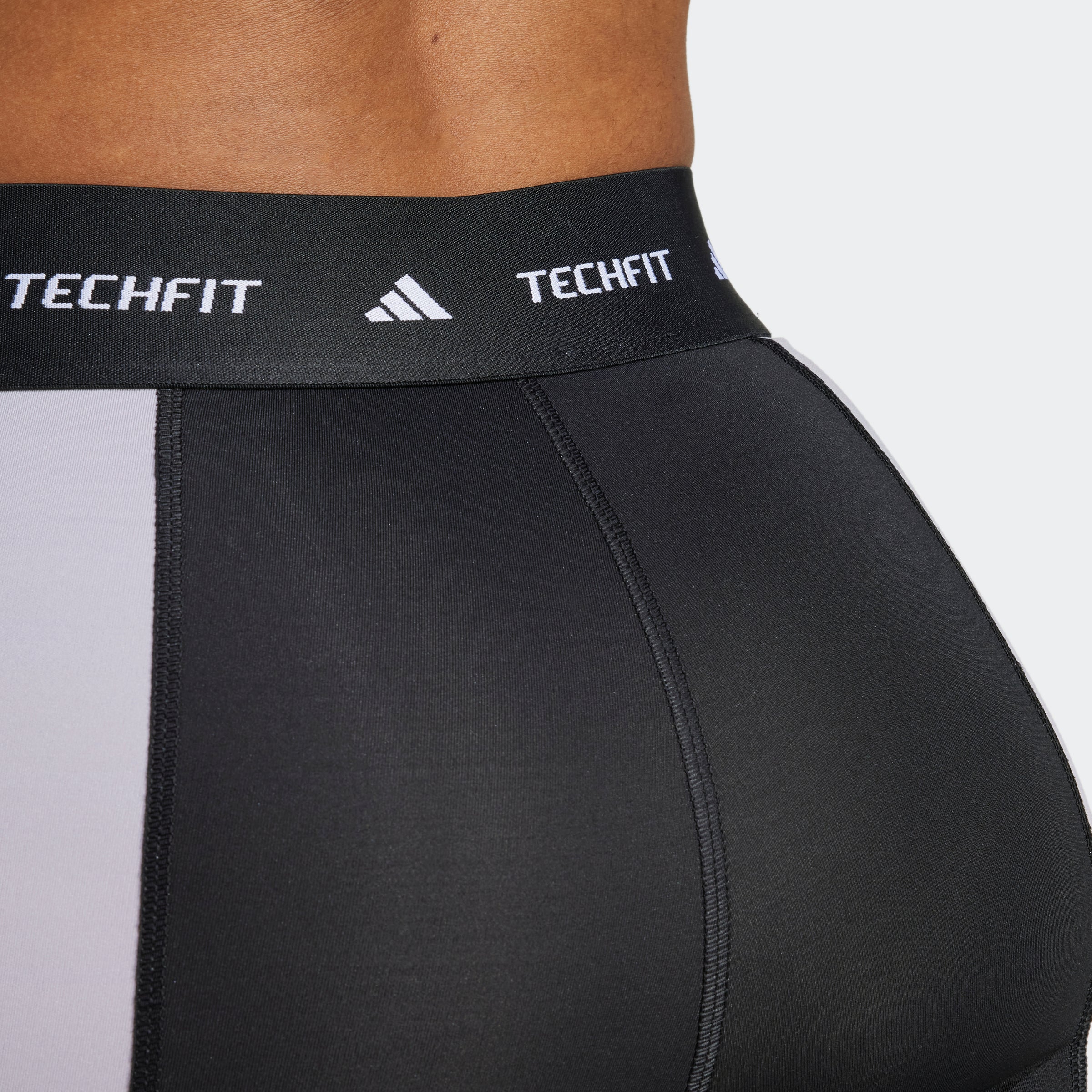 טייץ לנשים TECHFIT 7/8 בצבע שחור ואפור - Image 5
