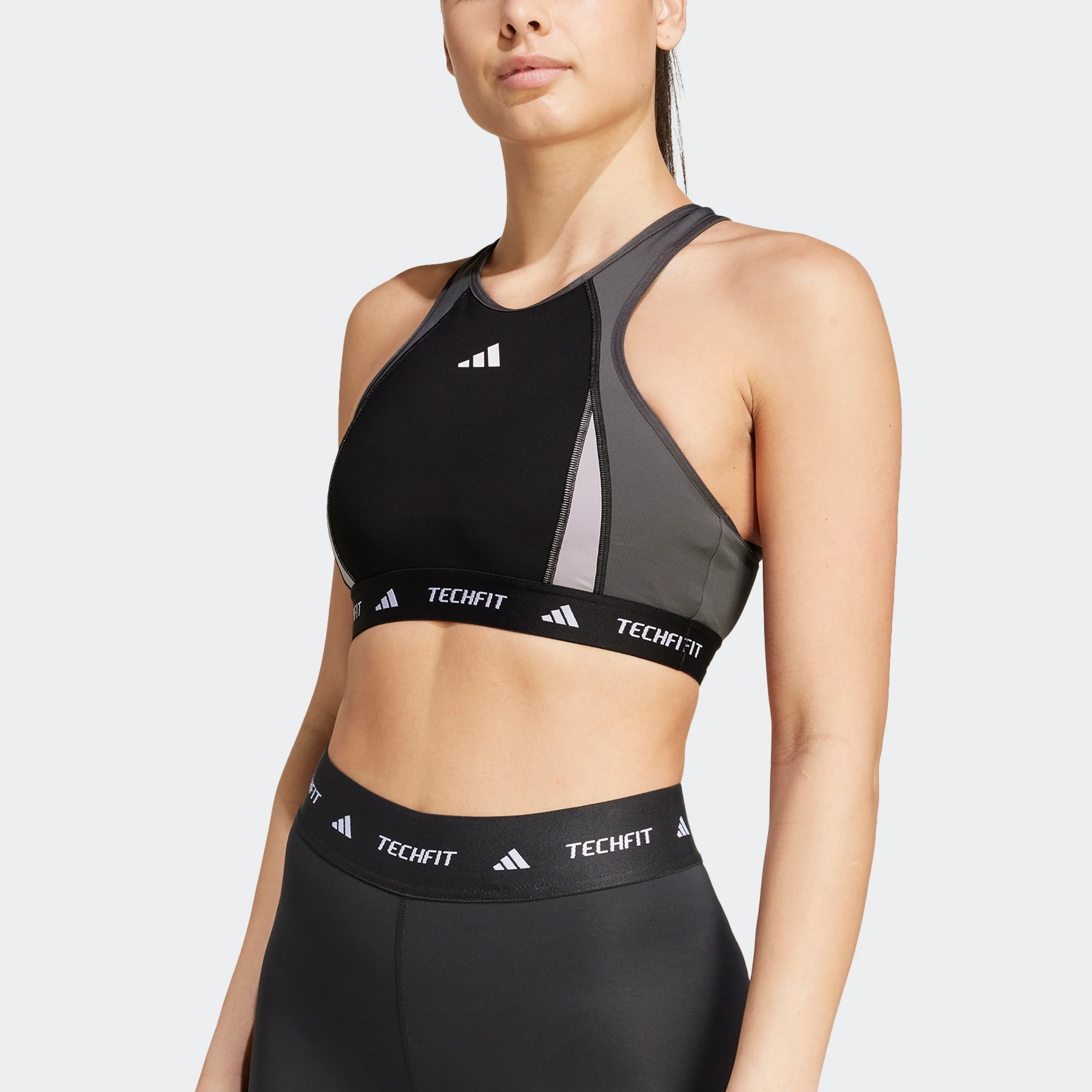 טופ אימון לנשים Techfit בצבע שחור - Image 8