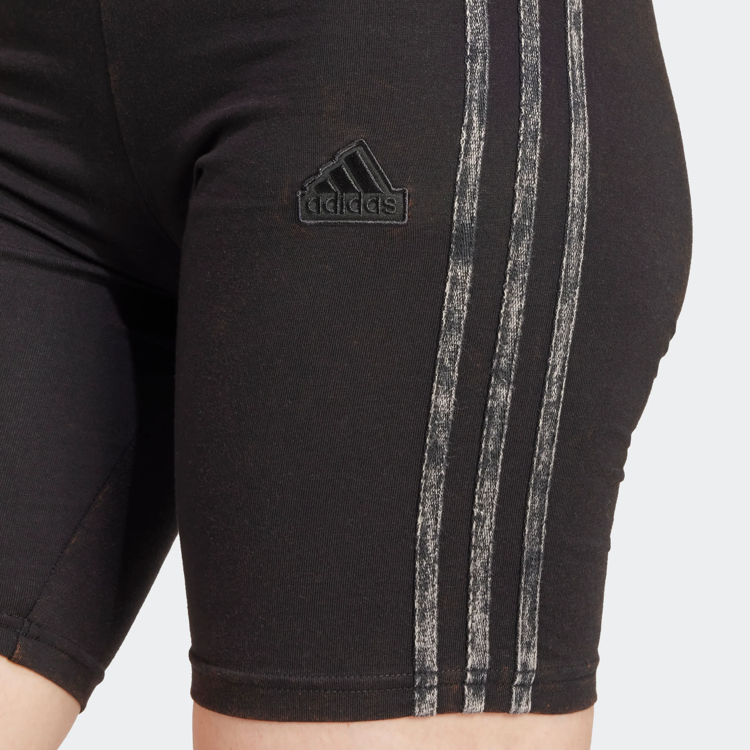 טייץ קצר לנשים ALL SZN 3-STRIPES GARMENT WASH בצבע שחור - Image 4