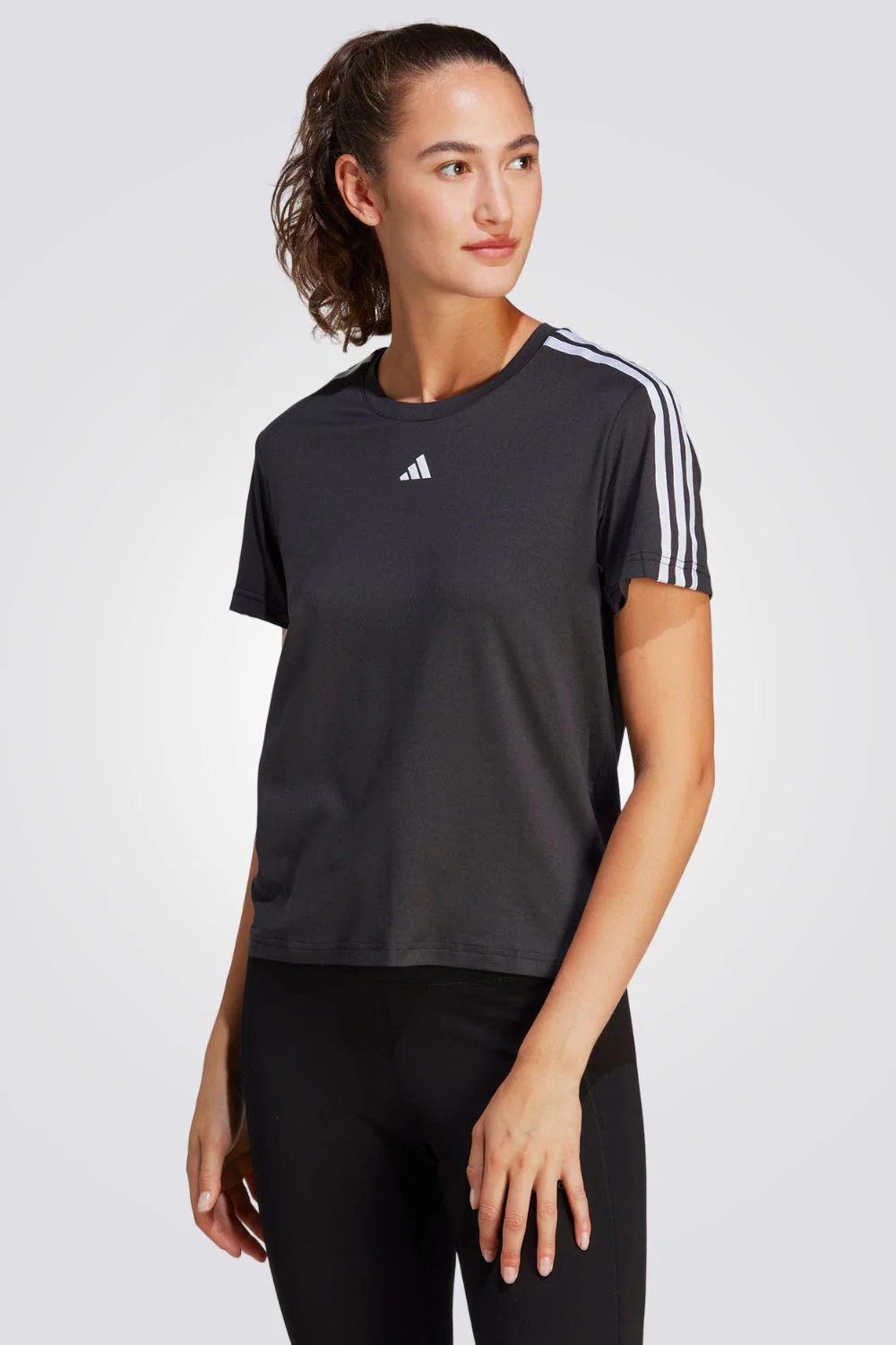 טישירט לנשים AEROREADY TRAIN ESSENTIALS 3-STRIPES בצבע שחור ולבן