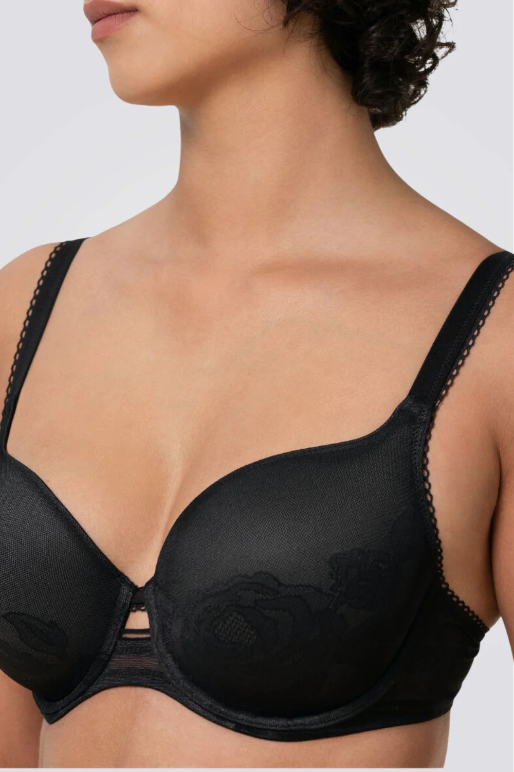 חזייה מרופדת למידות גדולות Wild Rose Sensation WP בצבע שחור | טריומף - Image 3