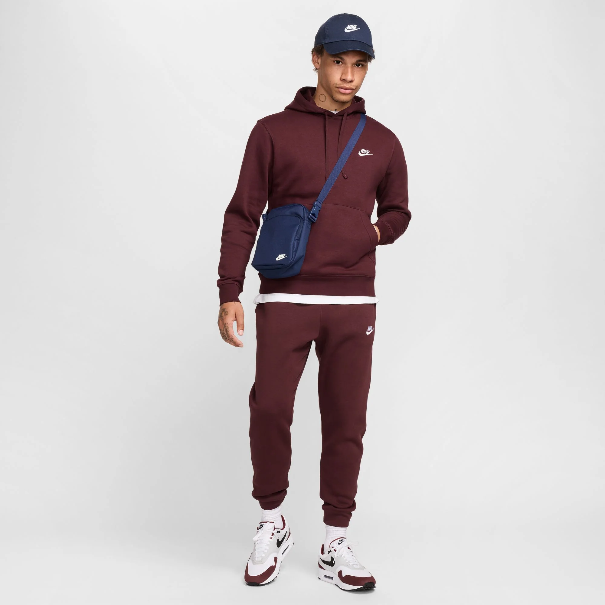 סווטשירט לגברים Sportswear Club Fleece בצבע בורדו - Image 7