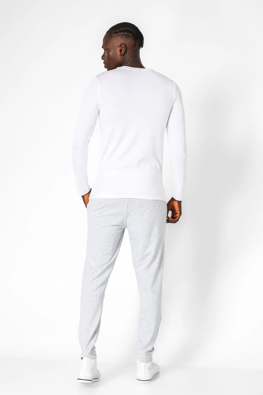 חולצה תרמית צווארון עגול - SLIM FIT בצבע לבן - Image 3