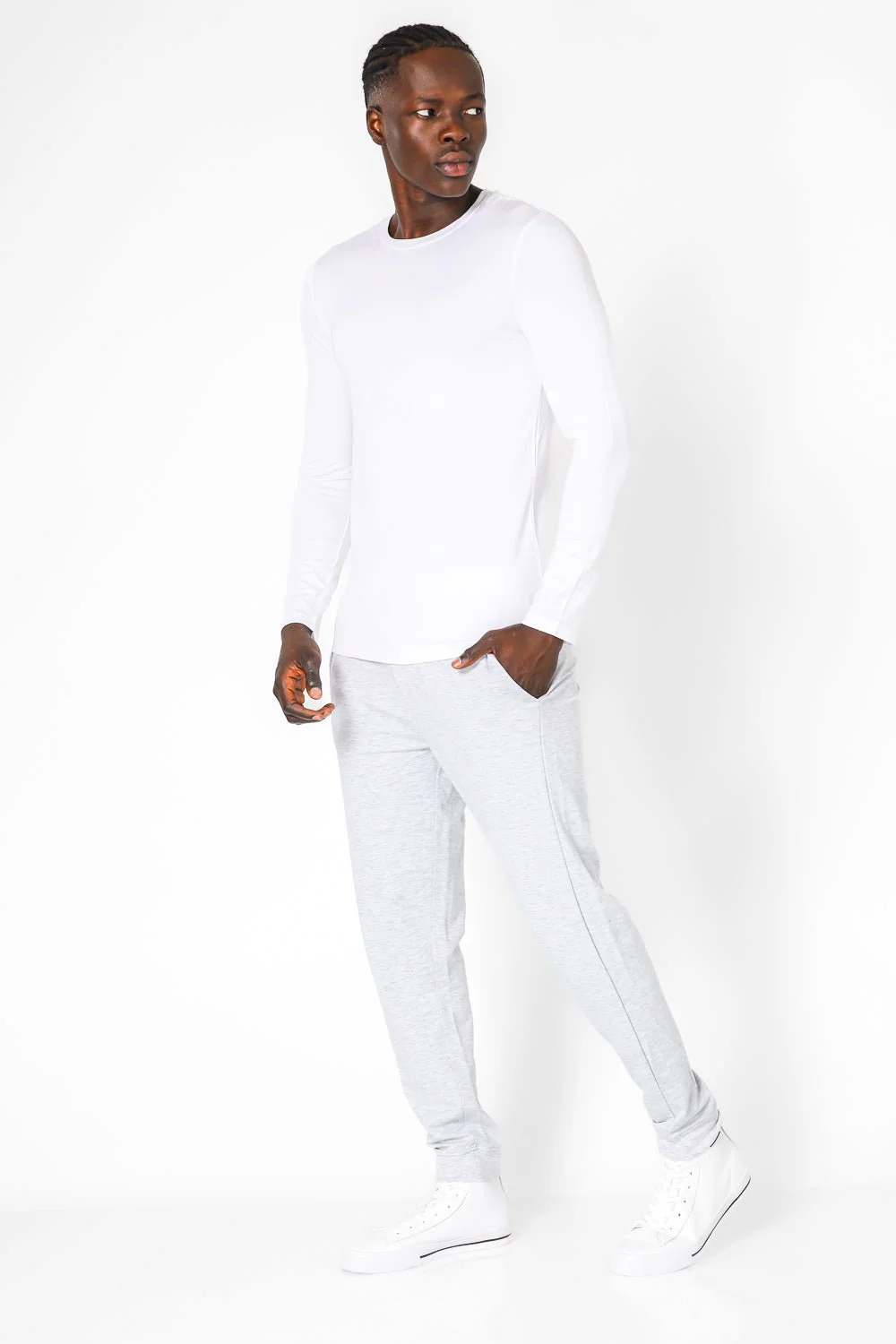 חולצה תרמית צווארון עגול - SLIM FIT בצבע לבן - Image 4