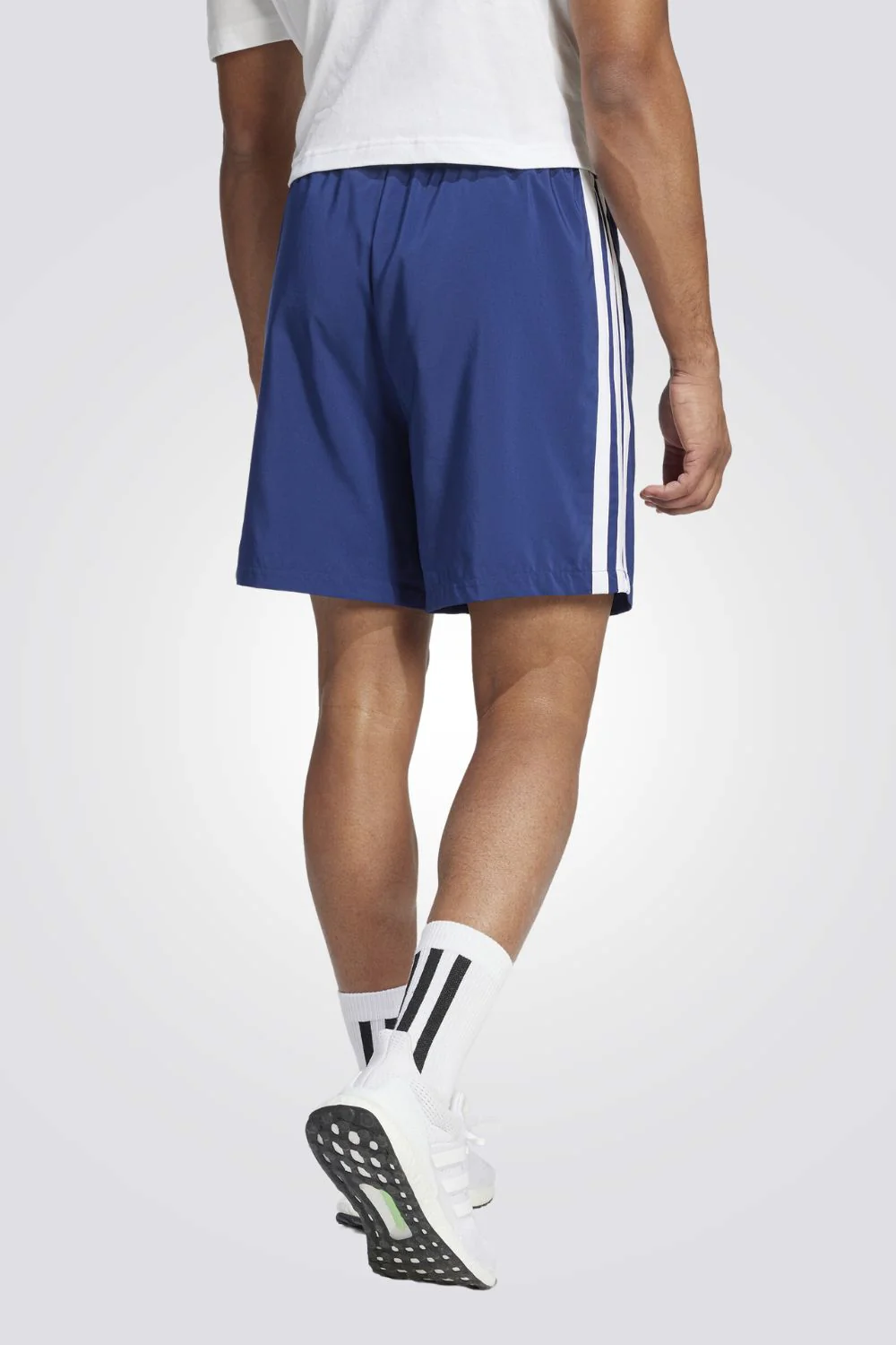 מכנס Essential 3 stripes chelsea shorts לגברים - Image 2