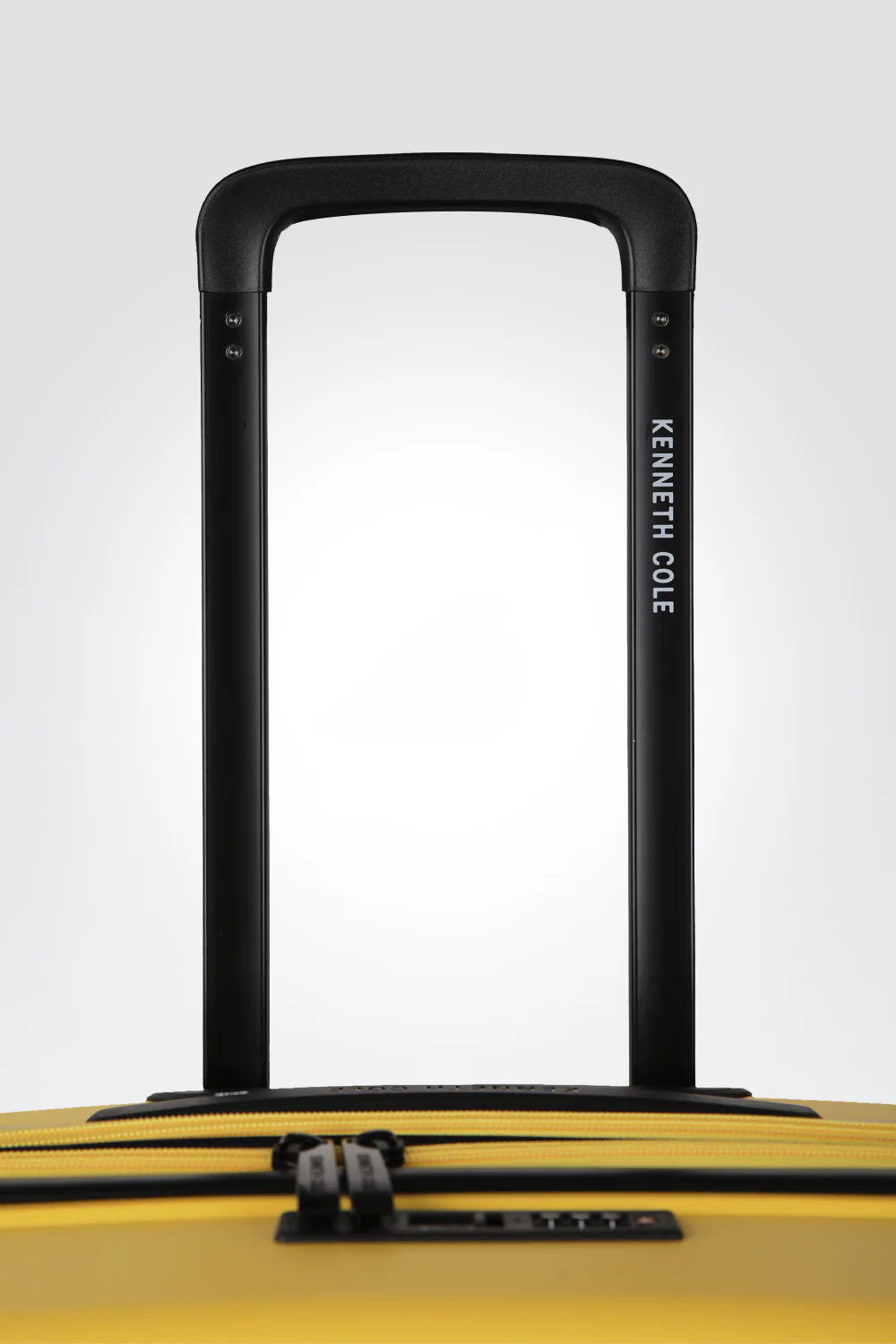מזוודה קשיחה בינונית 24'' ESSENTIAL בצבע צהוב - Image 6