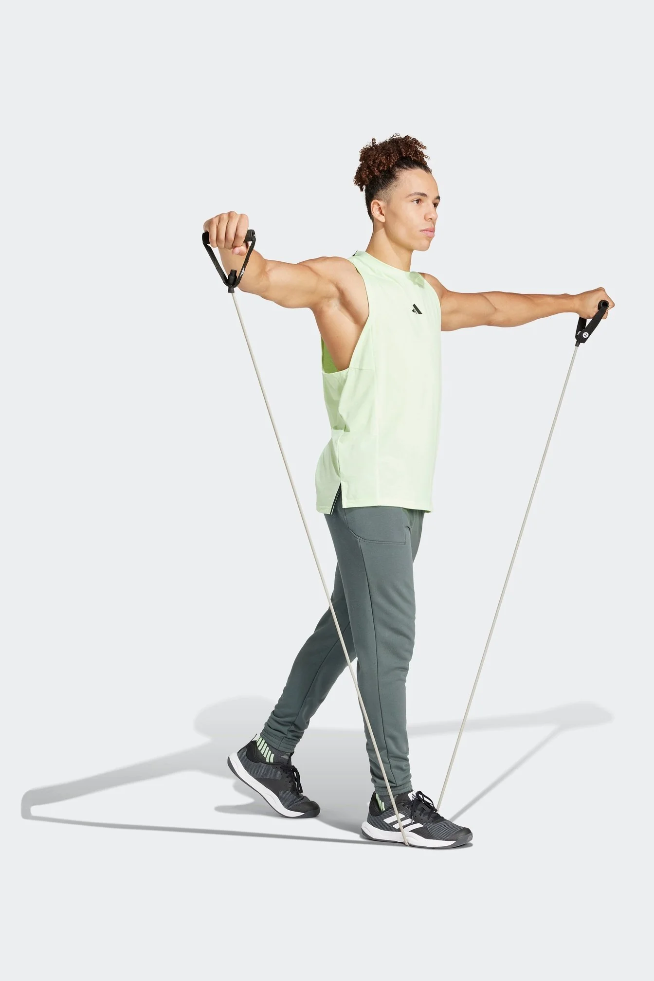 גופיה לגברים DESIGNED FOR TRAINING בצבע ירוק בהיר - Image 3