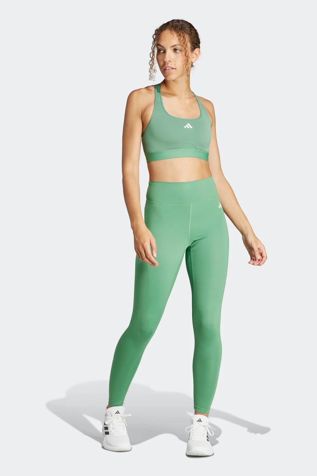 טייץ לנשים TRAINING ESSENTIALS HIGH-WAISTED 7/8 בצבע ירוק - Image 4