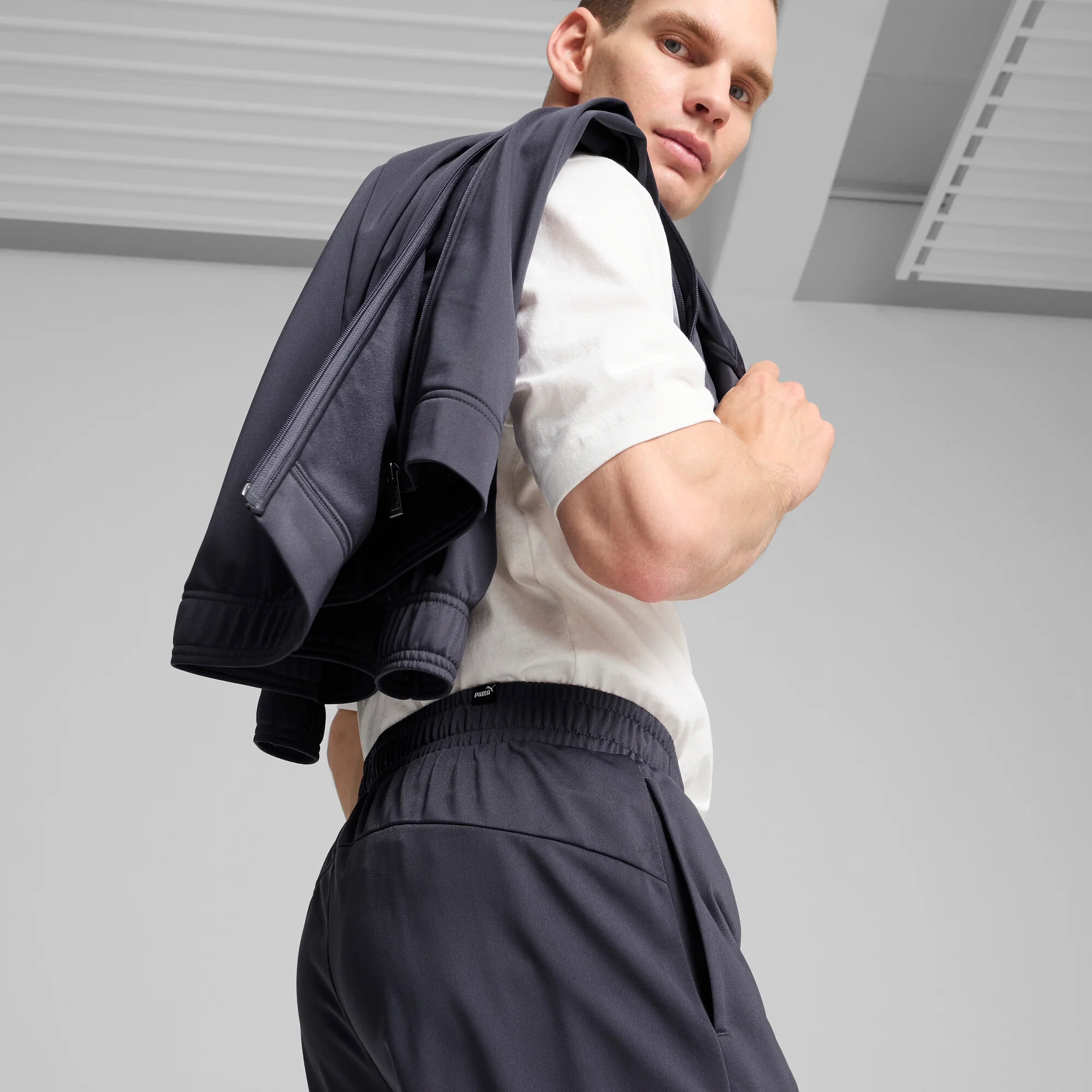 חליפת אימון Poly Suit לגברים בצבע אפור כהה - Image 7