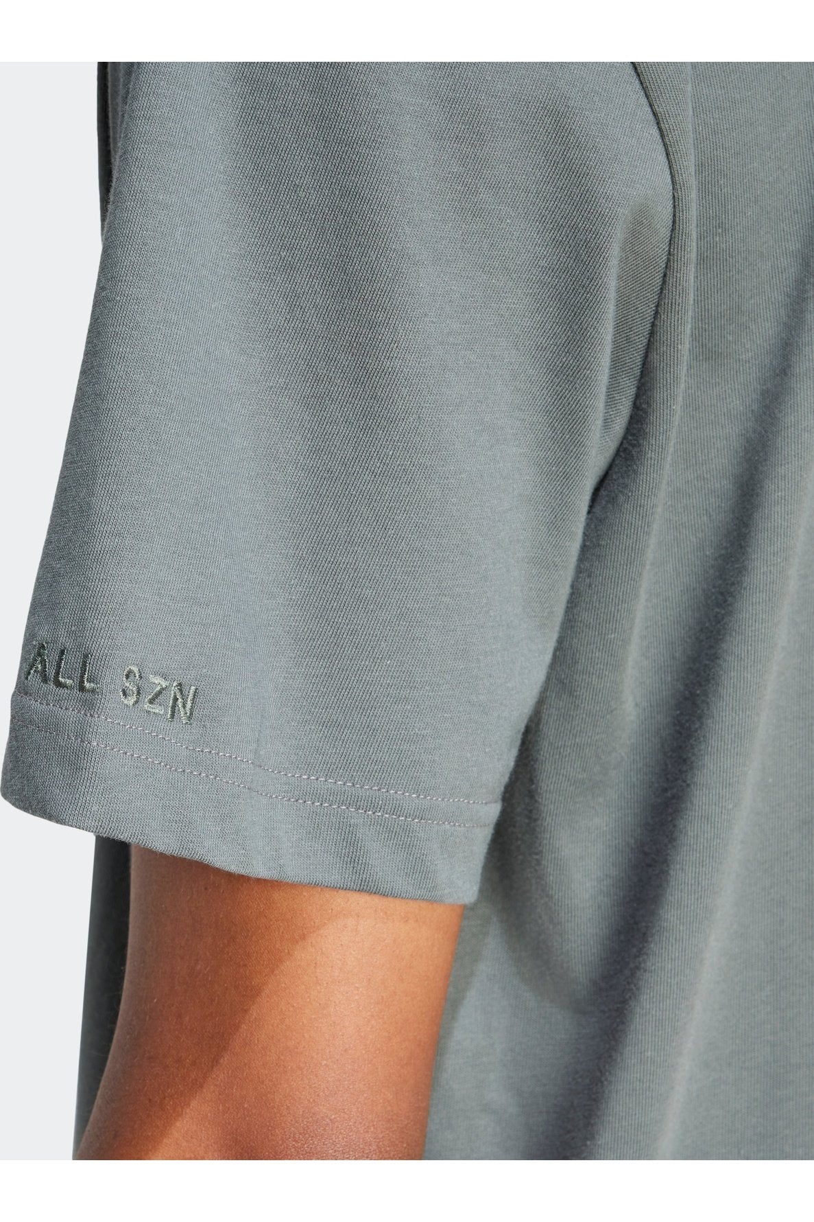 טישירט לגברים ALL SZN TEE בצבע אפור - Image 5
