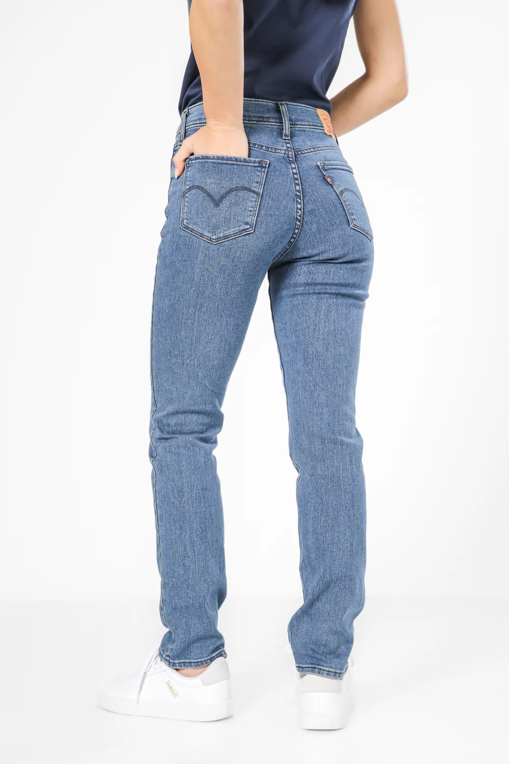 ג'ינס לנשים 312 Shaping Slim בצבע כחול - Image 5