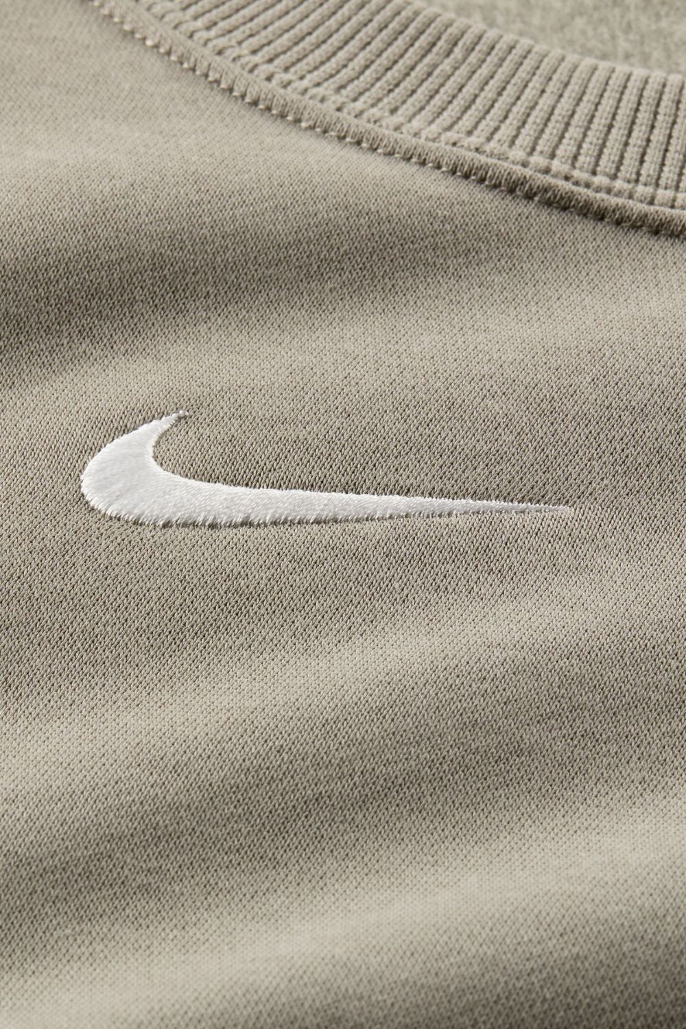 סווטשירט SPORTSWEAR PHOENIX FLEECE בצבע חאקי לנשים - Image 3