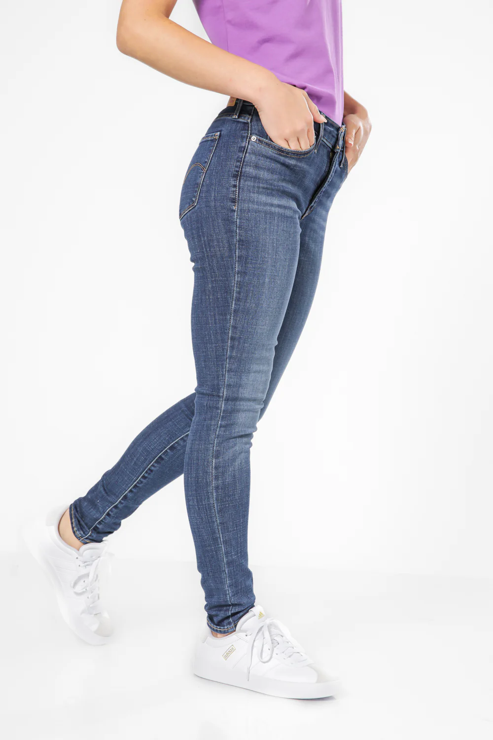 ג'ינס לנשים 311 SHAPING SKINNY בצבע כחול - Image 2