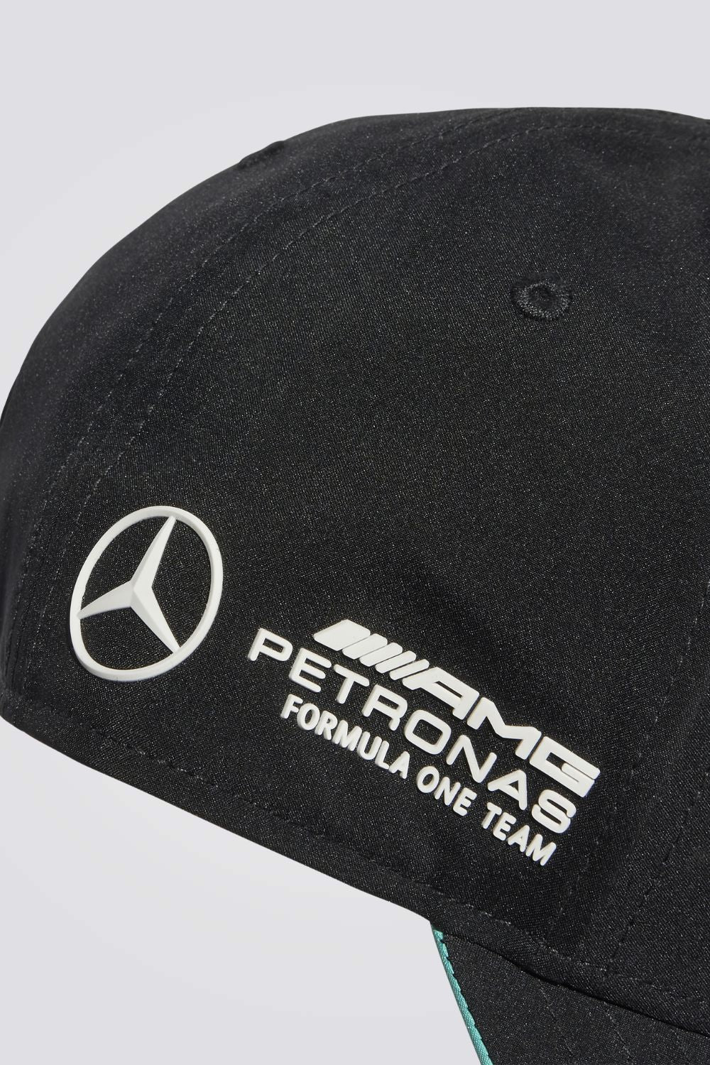 כובע Mercedes-AMG Petronas Formula One בצבע שחור - Image 3