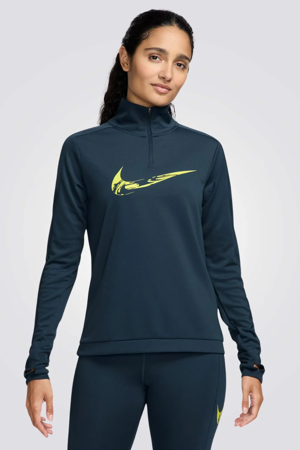 סווטשירט Swoosh לנשים בצבע כחול נייבי