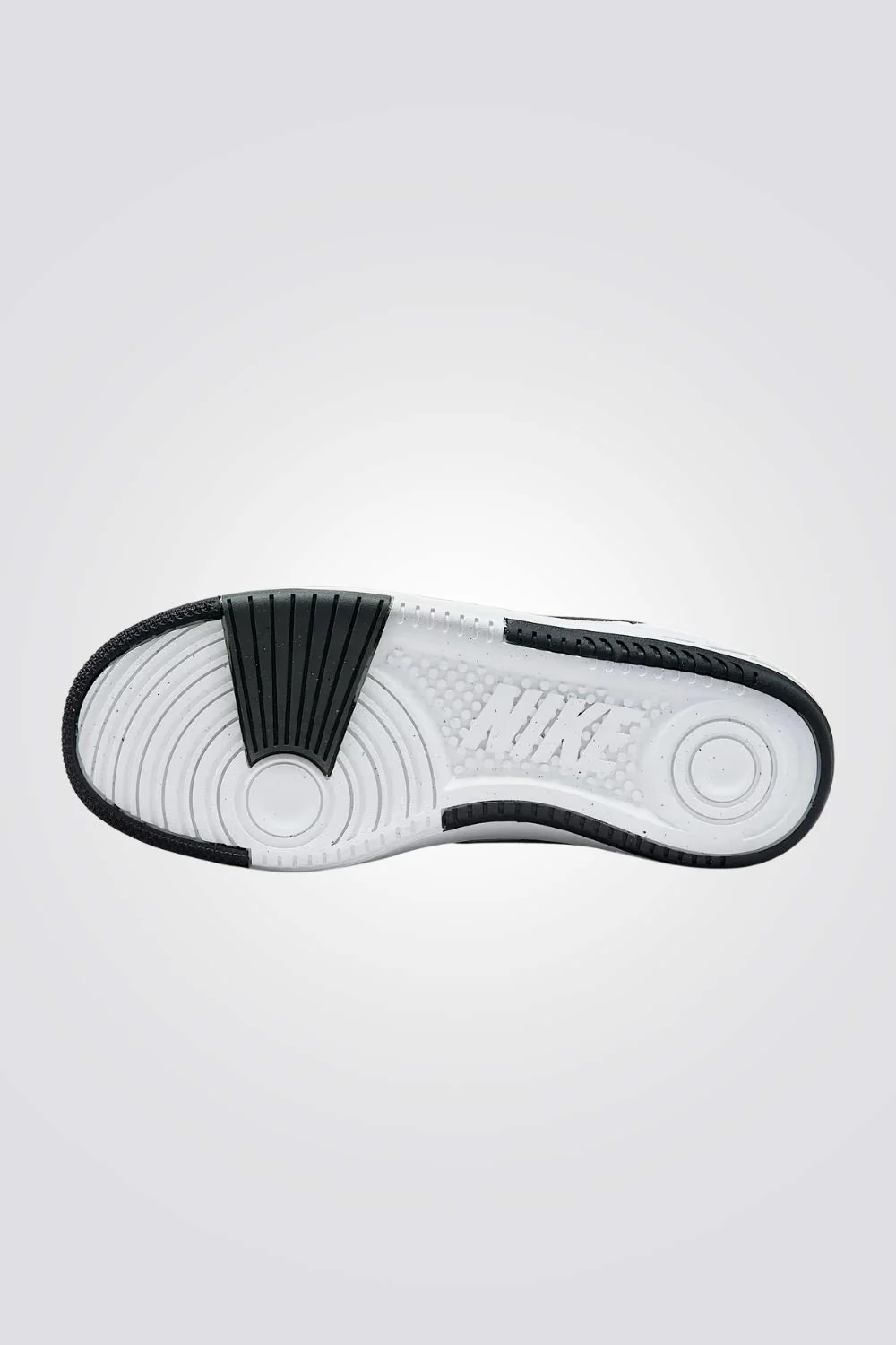 סניקרס Nike Gamma Force לנשים | נייקי - Image 3