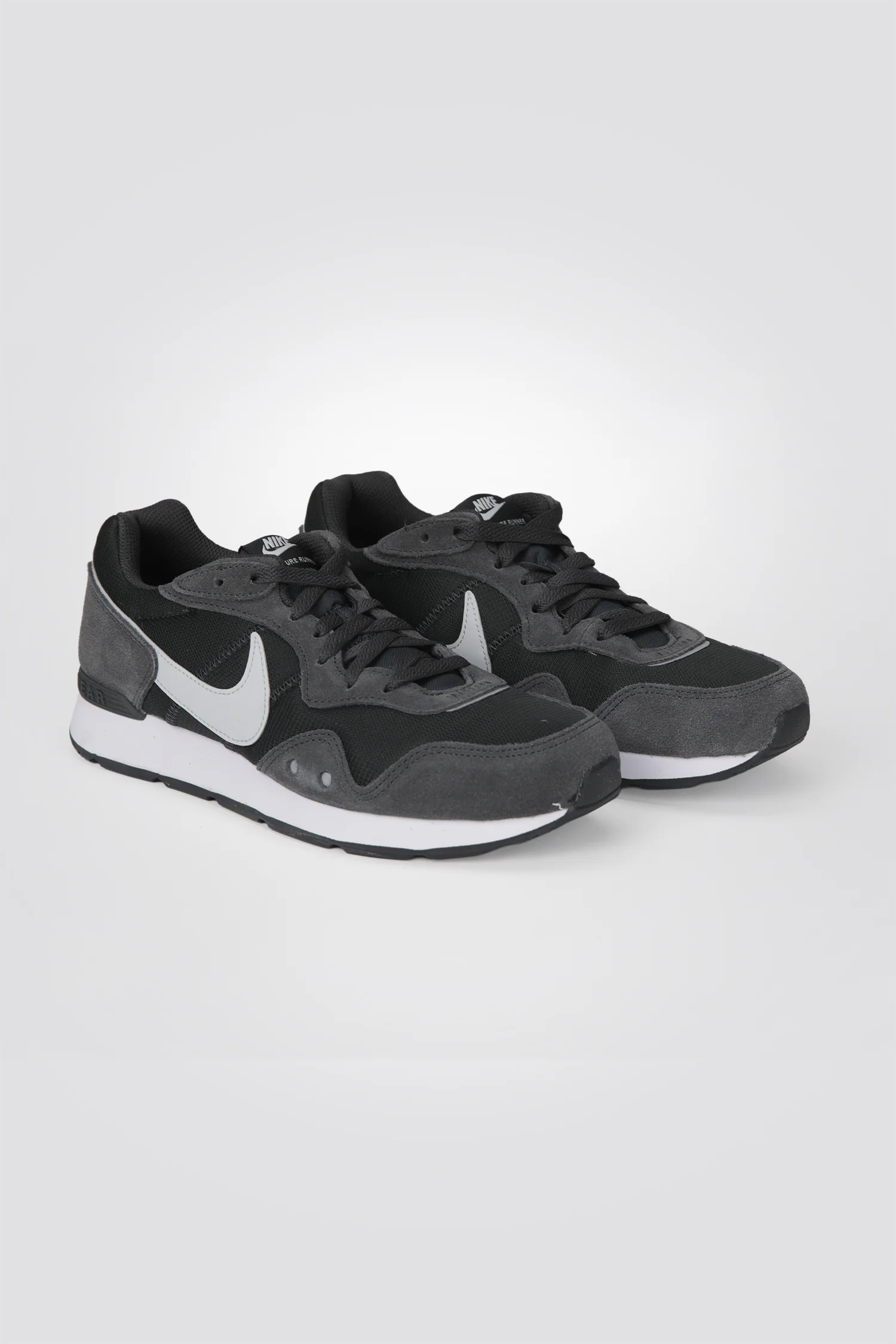נעלי ספורט Nike Venture Runner לגברים - Image 2