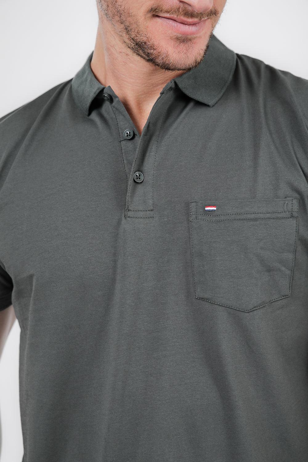 טישירט פולו עם כיס בחזה בצבע ירוק זית - Image 4
