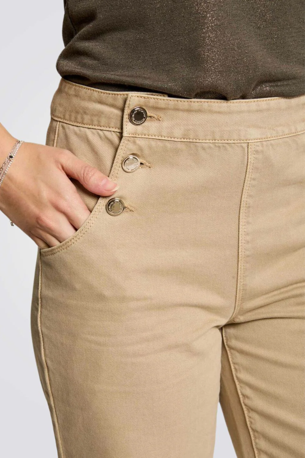 מכנסיים Wide Leg גזרה נמוכה בצבע בז' - Image 4