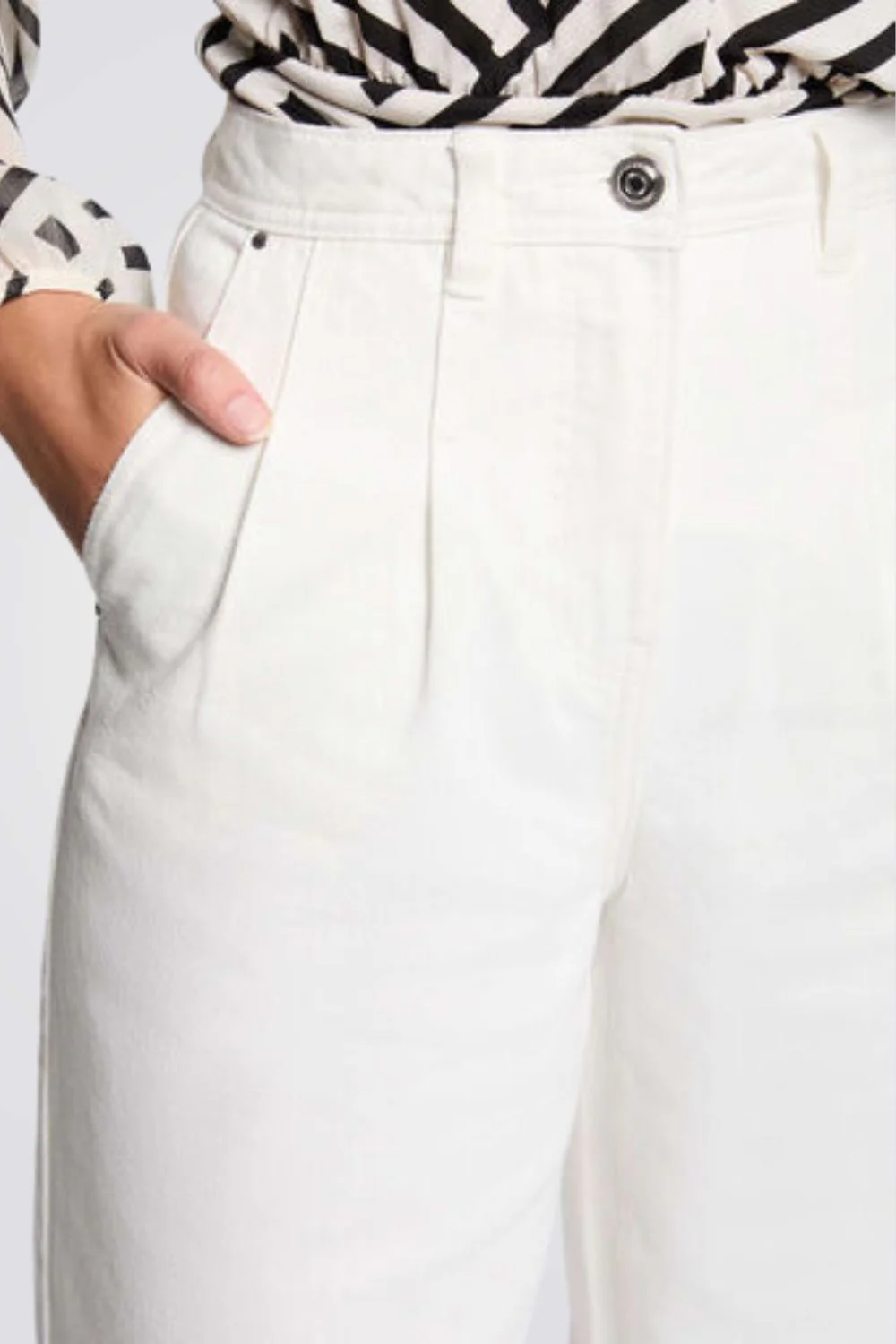 מכנסי ג'ינס Wide Leg גזרה גבוהה בצבע לבן - Image 4