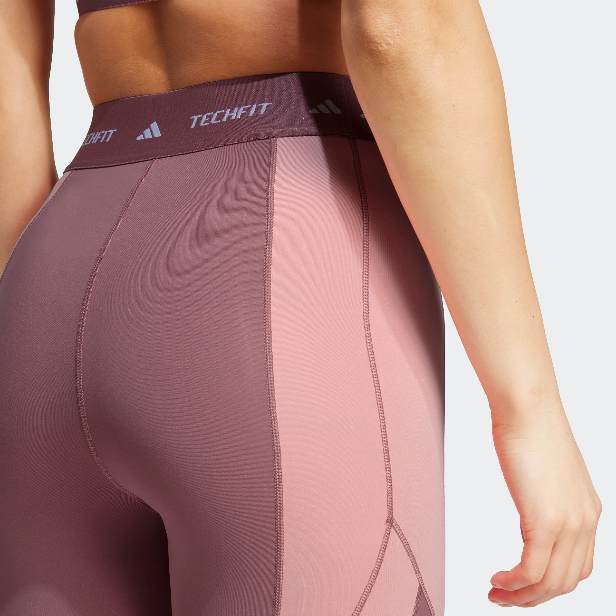 טייץ לנשים TECHFIT 7/8 בצבע ורוד וסגול - Image 4