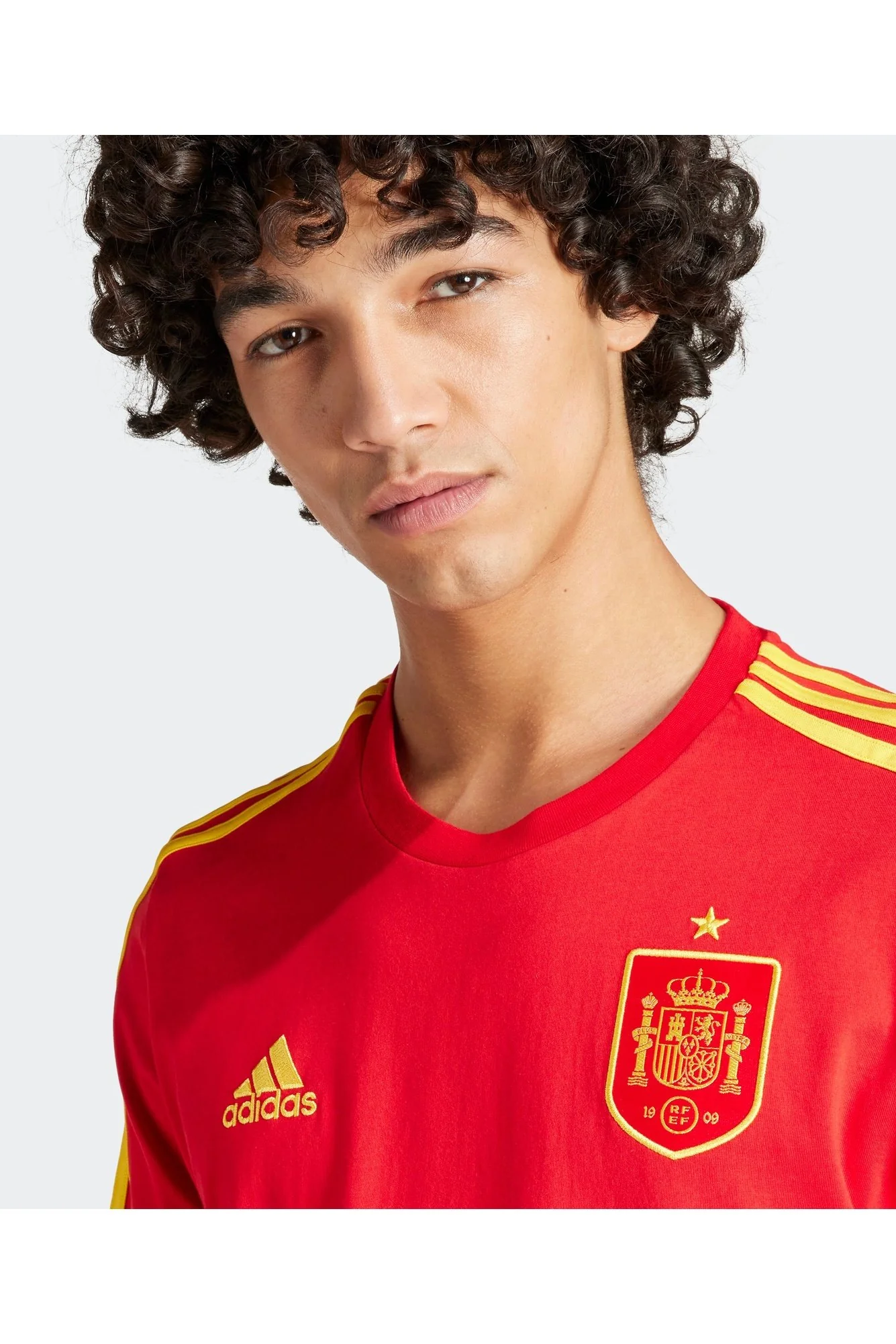 טישירט לגברים SPAIN DNA 3-STRIPES בצבע אדום וצהוב - Image 4