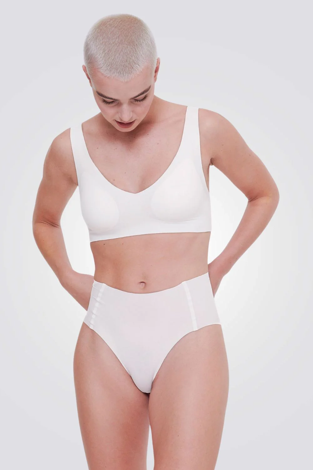 חזיה ZERO Feel Bralette בצבע לבן - Image 4