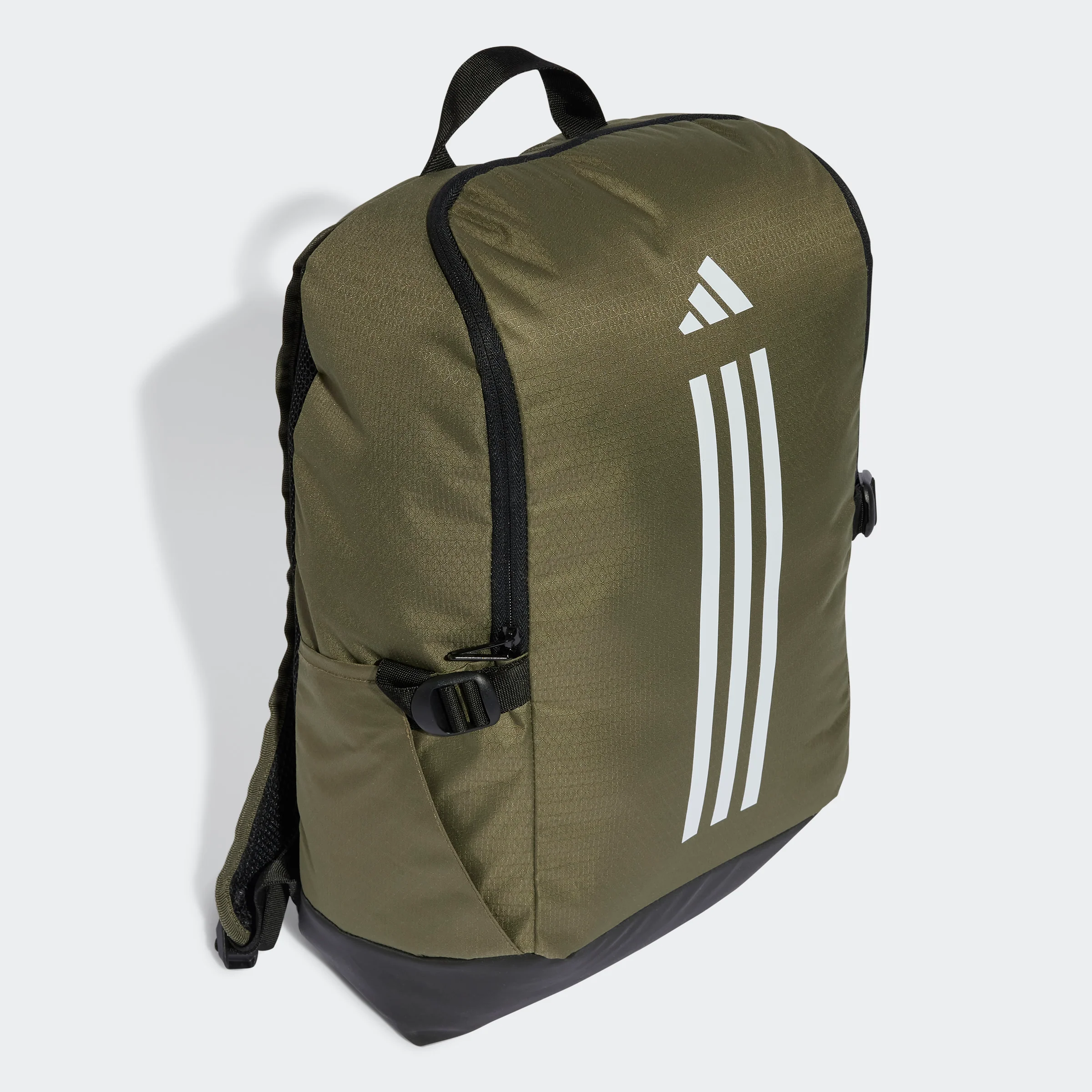 תיק גב 23L ESSENTIALS 3-STRIPES בצבע ירוק זית ושחור - Image 3