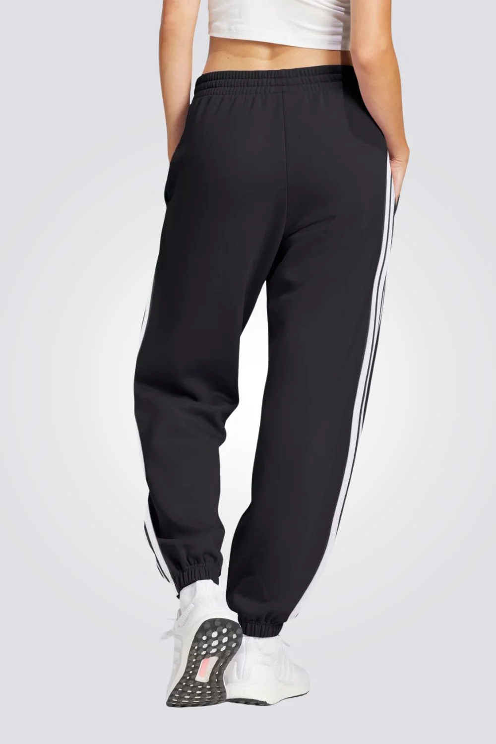 מכנסיים Essentials 3-Stripes French Terry Cuffed לנשים - Image 3