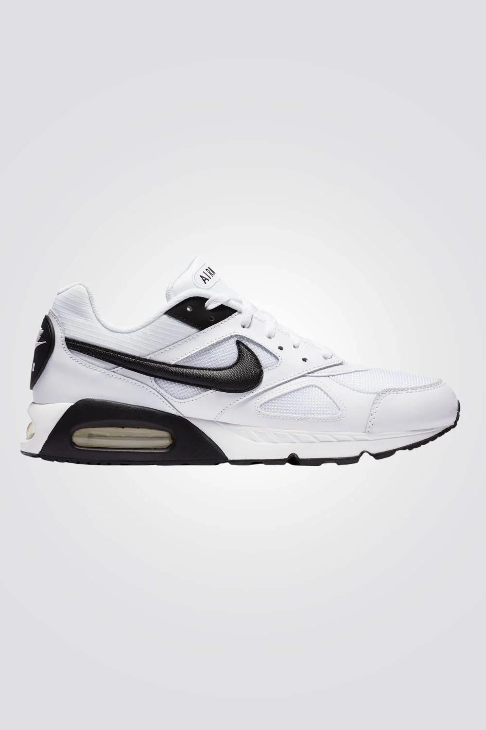 נעלי ספורט לגברים Air Max IVO בצבע לבן ושחור | נייקי