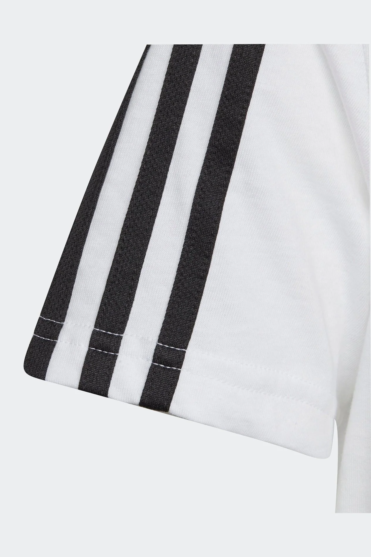 טישירט לילדים ESSENTIALS 3 STRIPES בצבע לבן ושחור - Image 3