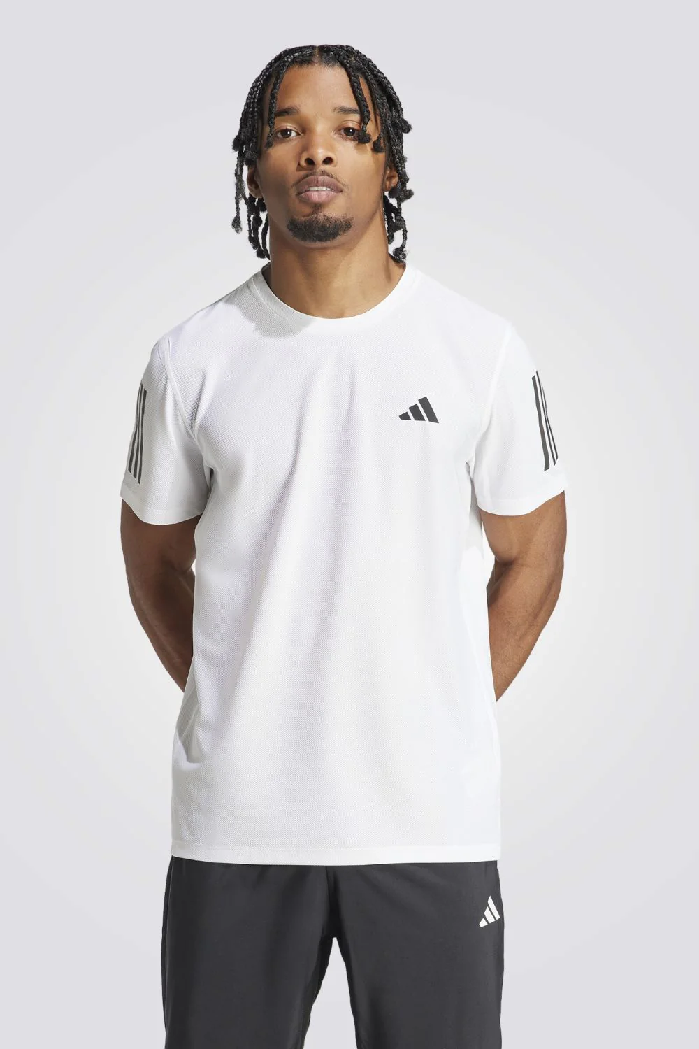 טישירט לגברים Own the Run Tee בצבע לבן | אדידס