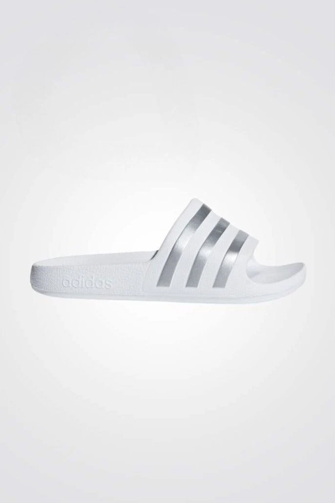 כפכפים לנוער ADILETTE AQUA בצבע לבן וכסוף