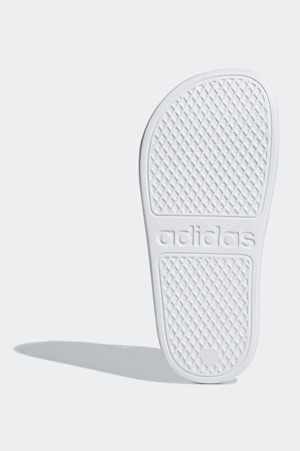 כפכפים לנוער ADILETTE AQUA בצבע לבן וכסוף - Image 4
