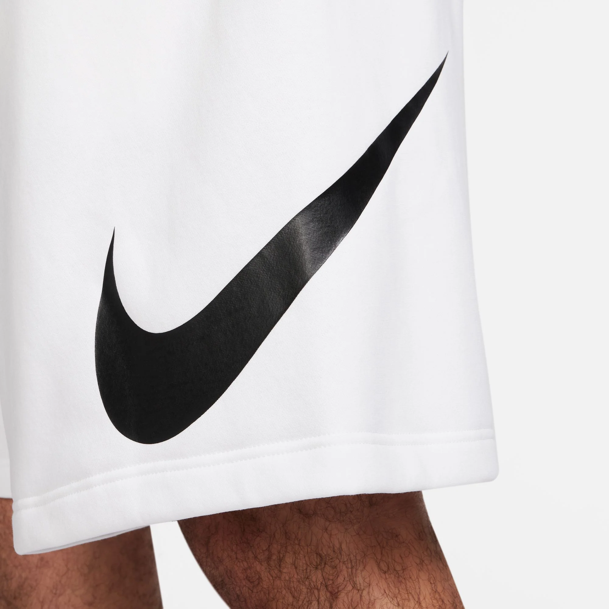 מכנסיים קצרים לגברים Sportswear Club בצבע לבן - Image 4