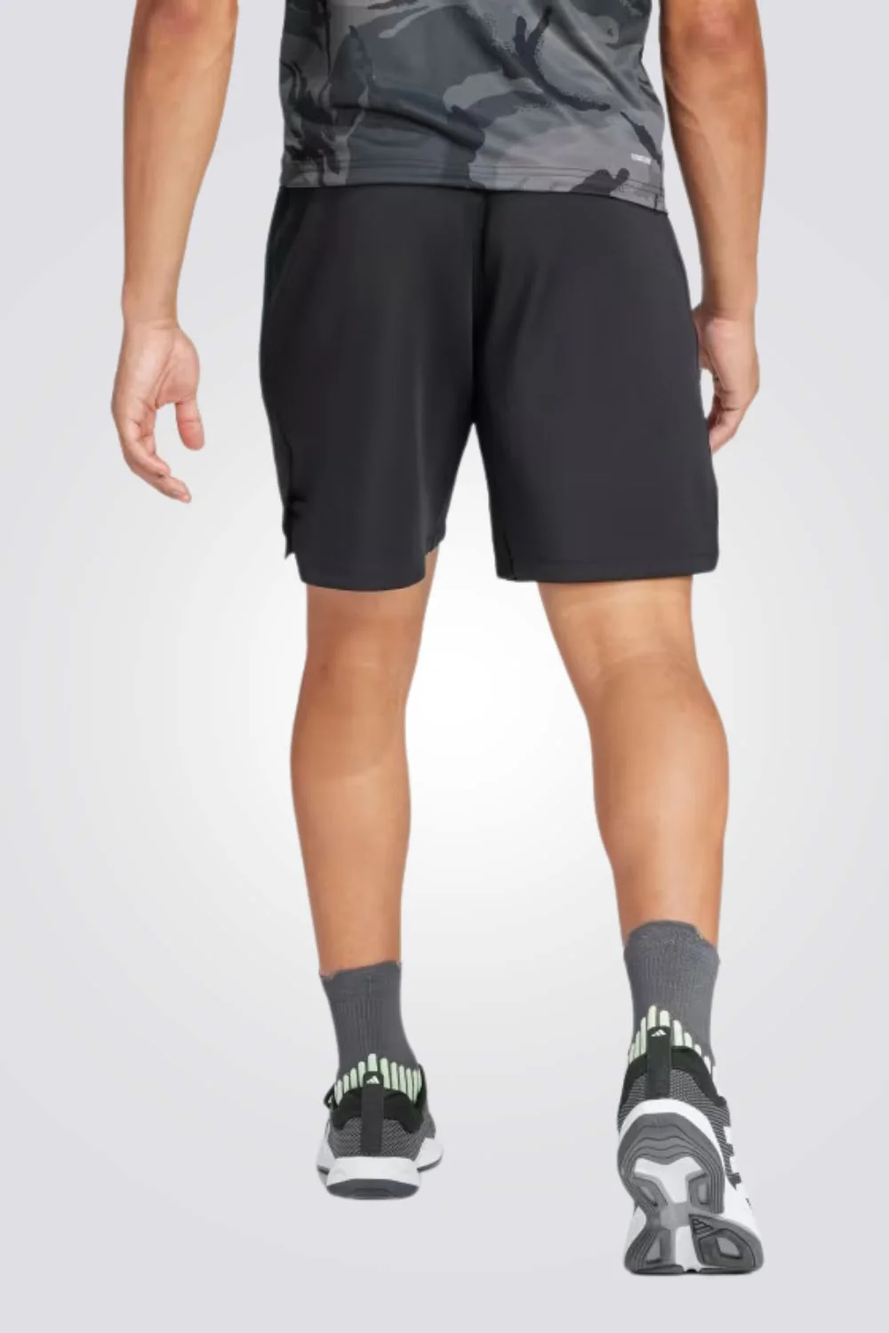 מכנסיים קצרים לגברים Workout בצבע שחור - Image 2