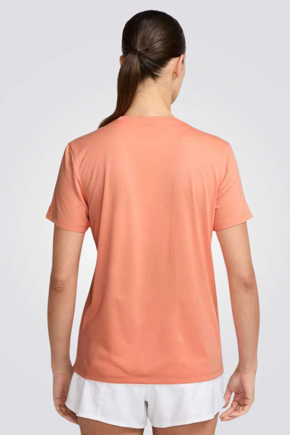 חולצת ספורט  Nike Dri-FIT Graphic לנשים - Image 2